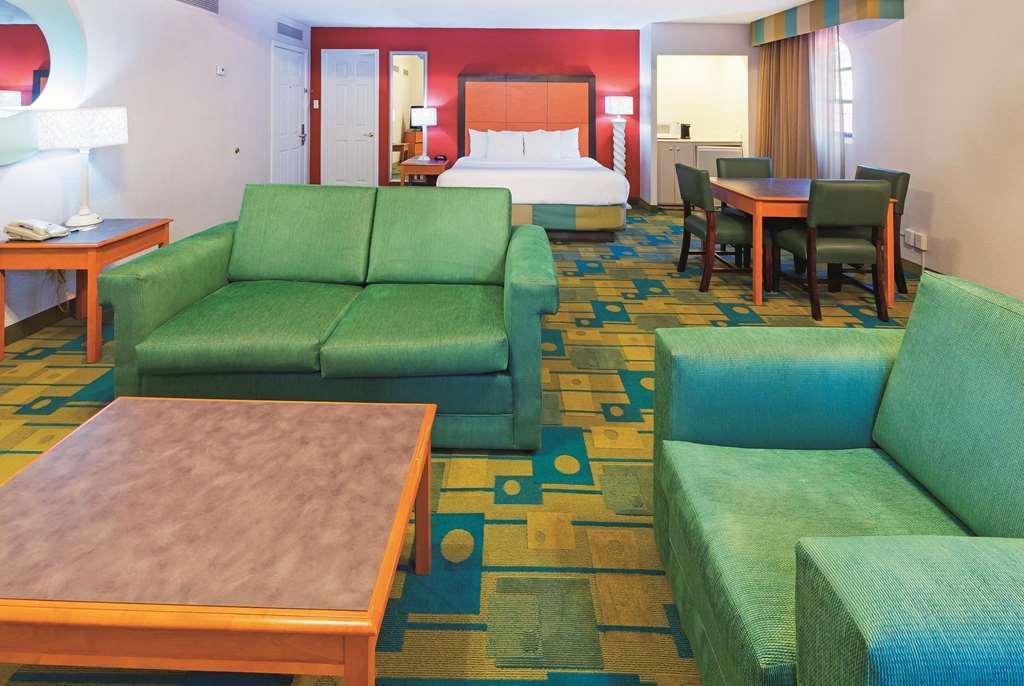 Hotel Baymont By Wyndham Lubbock - Downtown Civic Center Zimmer foto