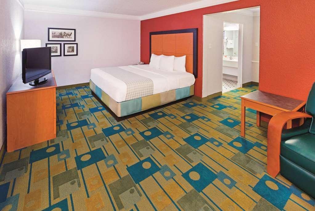 Hotel Baymont By Wyndham Lubbock - Downtown Civic Center Zimmer foto
